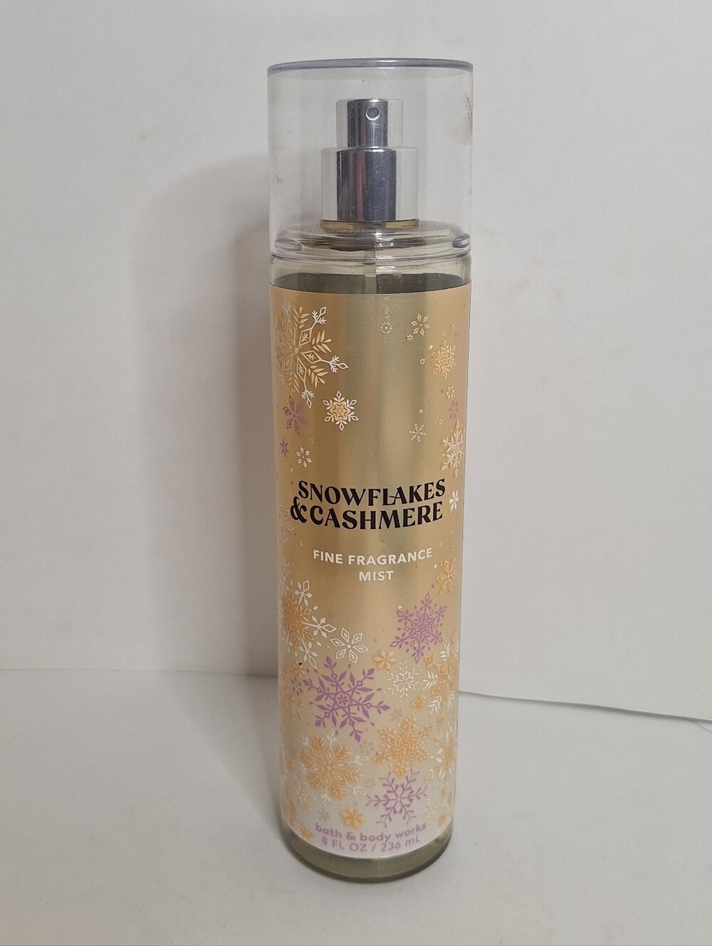 Bath & Body Works Snowflakes And Cashmere Body Mist Full Size Open